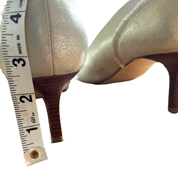 DONALD PLINER FLOE SILVER LEATHER/POINTED TOE/KITTEN HEEL CLASSIC PUMP SIZE 8.5M - Picture 7 of 8